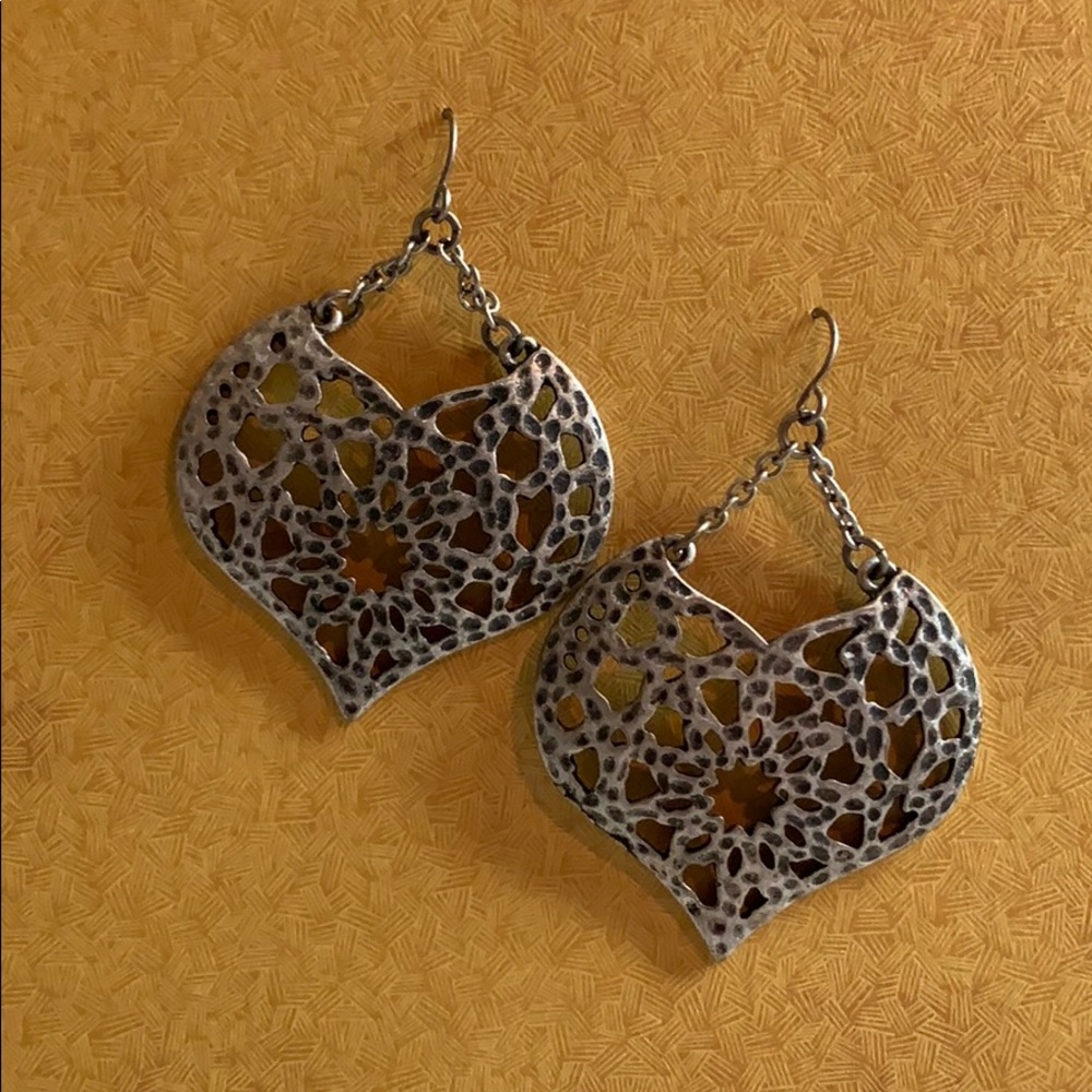 Fun & unique pair of heart earrings!